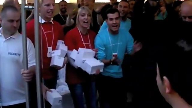 Exclusive: Apple Retail Store Opening Munich / München 6.12.2008 смотреть онлайн