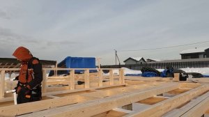 Укладываем лаги и черновой пол из цсп в каркасном доме