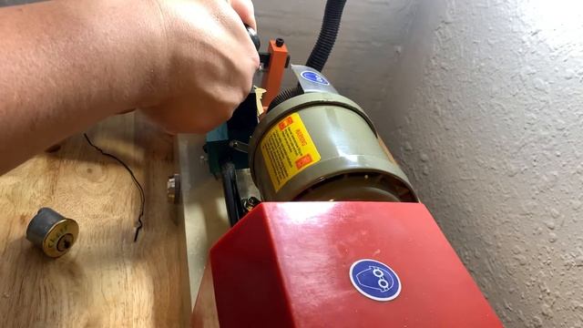 [4] Copying a key with that super cheap key copying machine on amazon. смотреть онлайн