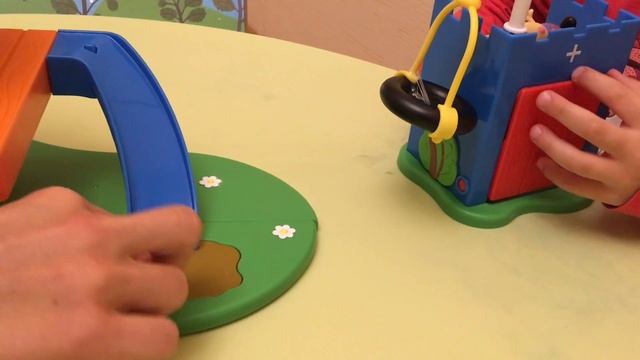 Домик на Дереве Свинки Пеппы и Крепость Джорджа Открываем Набор смотреть онлайн