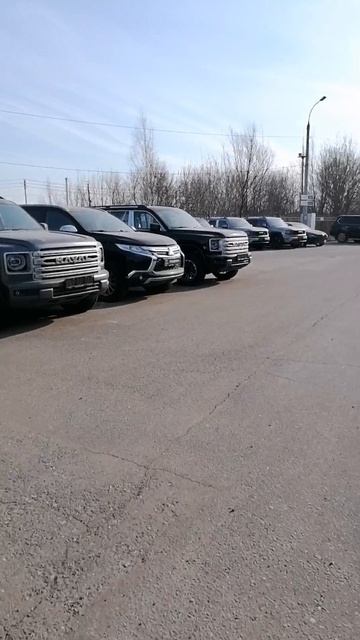 А они стоят и продаваться не хотят,китайский автопром упал в продаже смотреть онлайн