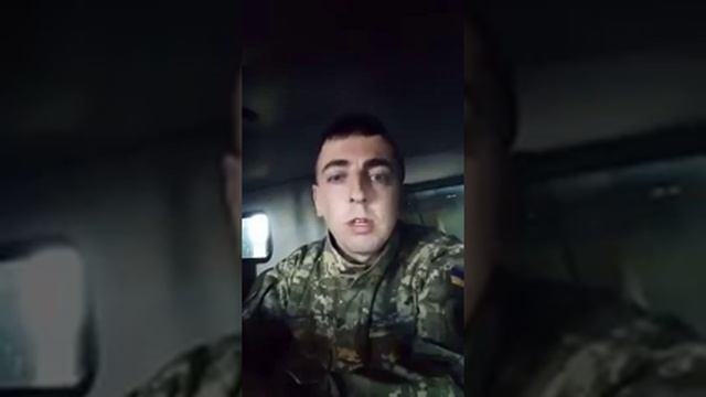 Ну що, мій друг, ти все бухаєш,
Гуляєш в клубах й кабаках?
І на життя щасливе ти чекаєш?
А час пров смотреть онлайн