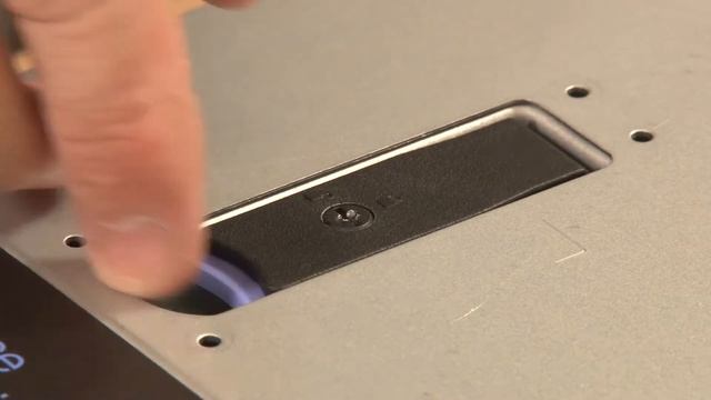 Lenovo ThinkSystem SR550 removing a top cover смотреть онлайн