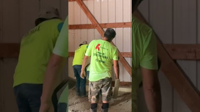 Barn’s cement floor: 30 x 60 смотреть онлайн