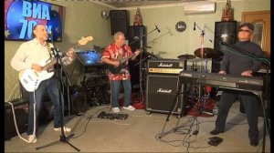 Моя девочка с другим танцует.  Исполняет кавер-группа " Белый Омут".