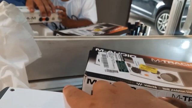 Unboxing: interface M-TRACK da M-Audio. смотреть онлайн