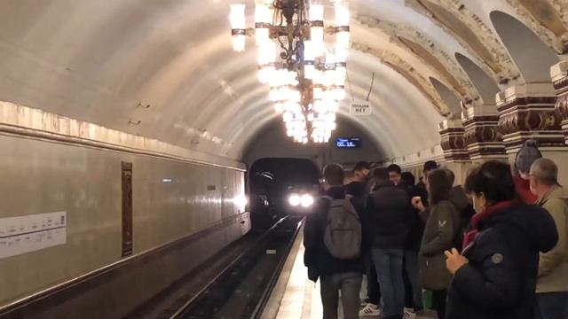 81-740/741.4 Русич На станции Киевская смотреть онлайн
