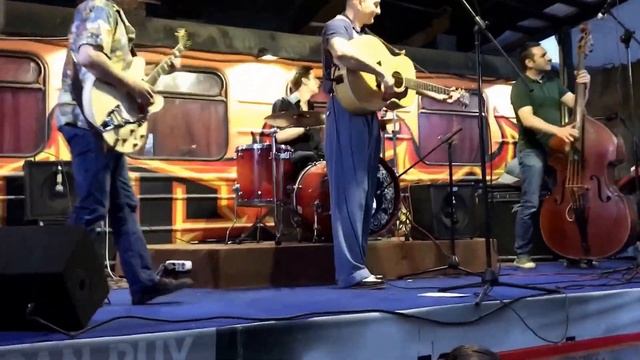 Alligators - The Woman I Need (Honky Tonk Mind)