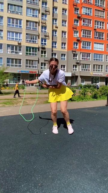 Slow mo. #скакалка #jumprope #skipping #slowmotion #slowmo #трюкисоскакалкой #трюки смотреть онлайн