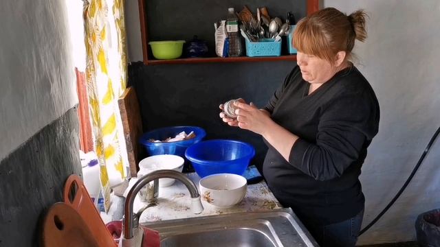 В місто по м'ясо. Покупки. Вирішили готувати в літній кухні. Борщ, сальце та смажена рибка. смотреть онлайн