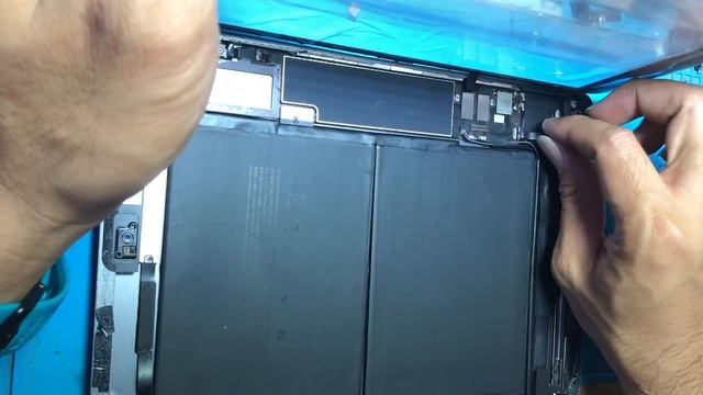 iPad Gen7 ชาร์จไฟไม่เข้า เปิดไม่ติด смотреть онлайн