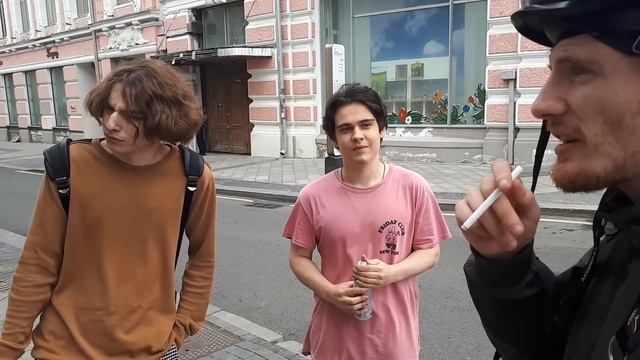 утренний разговор с фенами в центре Москвы смотреть онлайн