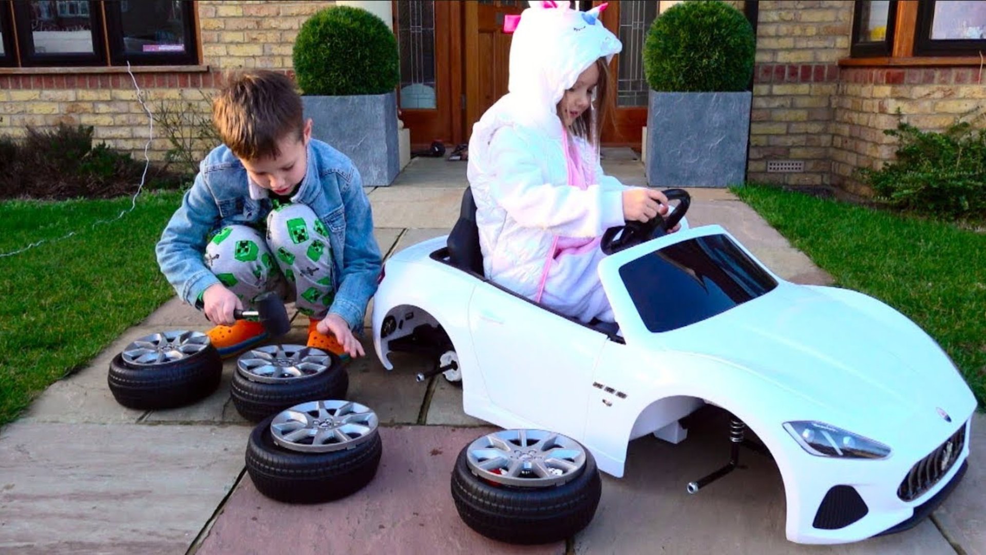 Одни дома НОВАЯ ВЕРСИЯ от Мистер Макс смотреть онлайн