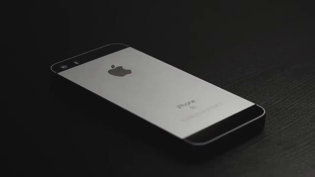 Apple Quietly Decides To Put Their iPhone SE On Clearance Sale List смотреть онлайн