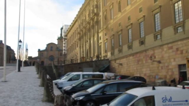 в Стокгольме обходя королевский замок 9 1 2018 смотреть онлайн