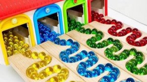 Мультики детей. Машинки ловят разноцветные шарики. Детские залипалки смотреть онлайн