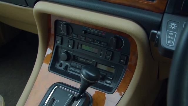 1992 Jaguar XJ6 Sovereign (XJ40) смотреть онлайн