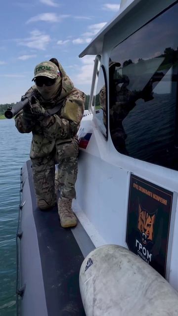 В спецназе Росгвардии прыгают много, прыгают часто... смотреть онлайн