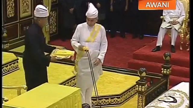 Raja Dr. Nazrin Shah, proclaimed the new Sultan of Perak смотреть онлайн