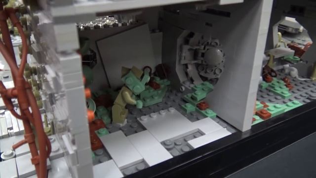LEGO The Last of Us Post-Apocalyptic City | BrickCon 2017 смотреть онлайн