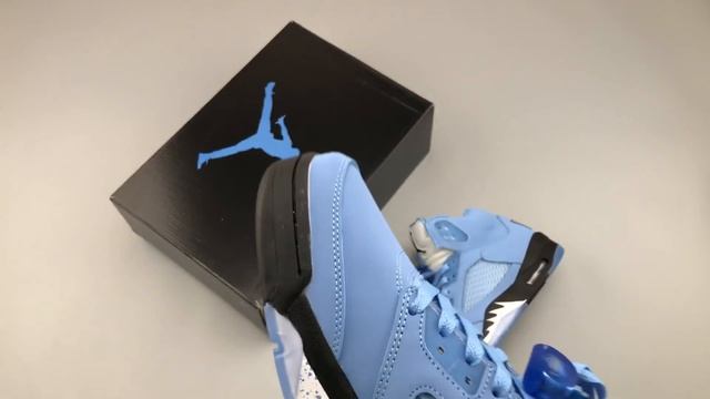 Nike Air Jordan 5 UNC University Blue смотреть онлайн