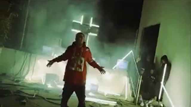 Mac Miller - Watching Movies ( Official Music Video) смотреть онлайн