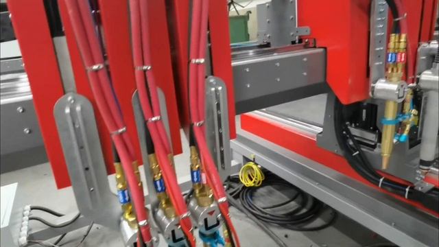 Станок термической резки ULTRATHERM MTRP-2060 с 4 газовыми резаками "GCUT" и плазматроном смотреть онлайн