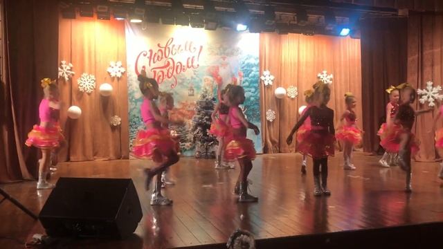 Смешанный состав, эстрадный танец «Саксофон»Отчетный концерт Детского ТЦ «Джельсомино» 2019 смотреть онлайн