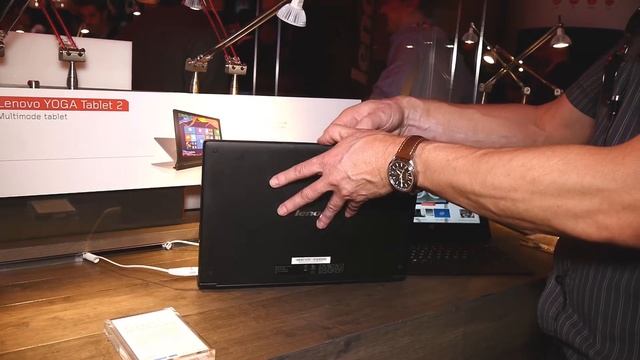 #CES2015 : Les nouvelles Lenovo Yoga Tablet 2 смотреть онлайн