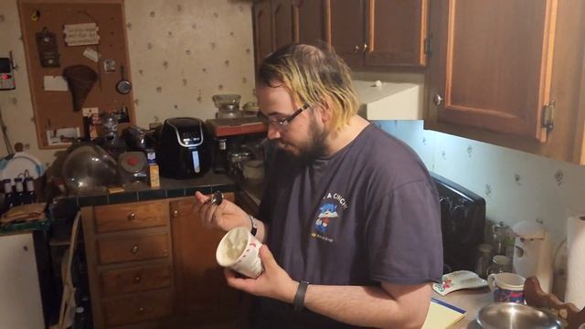 Quick Reviews-Episode 54 (Trying Apple Pie Cinnamon Ice Cream) смотреть онлайн