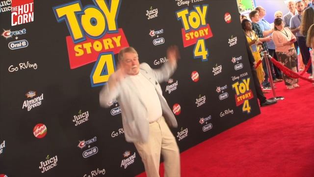 TOY STORY 4 | Tom Hanks, Tim Allen and the cast @ World première | HOT CORN смотреть онлайн