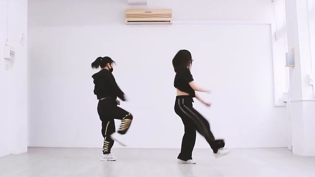 HWASA X CHUNGHA (화사 X 청하) - Mi Gente 【DANCE COVER】 смотреть онлайн