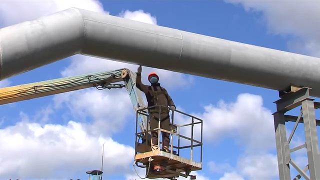 На заводе ДБиУВС ПАО "Нижнекамскнефтехим" устраняют тупиковые участки на факельном коллекторе смотреть онлайн