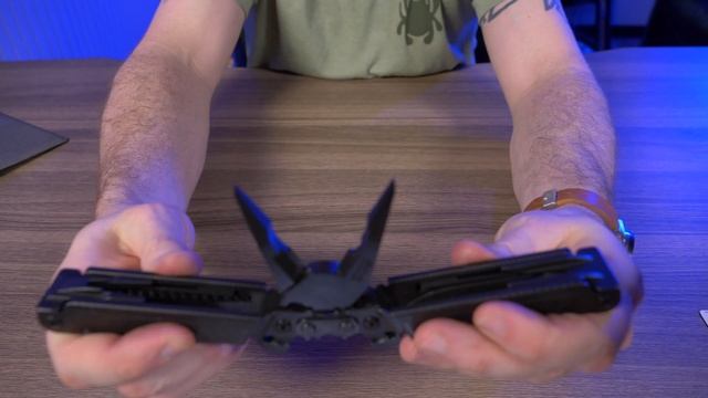 The new SOG PowerAccess Assist MT: Is this good enough to replace my Leatherman? смотреть онлайн