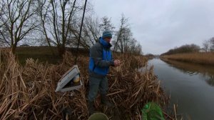С болонским удилищем за плотвой .