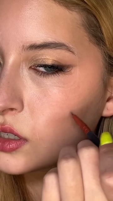 Disappearing makeup skull! #makeup #skull смотреть онлайн