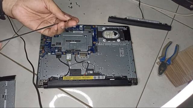 Ganti Baterai Ideapad 110-14IBR смотреть онлайн