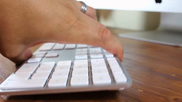 Apple Magic Keyboard with Numberpad Review смотреть онлайн