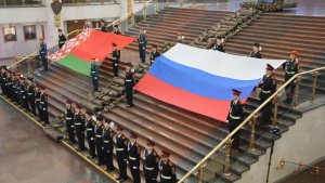 Флаги России и Белоруссии развернули в Музее Победы