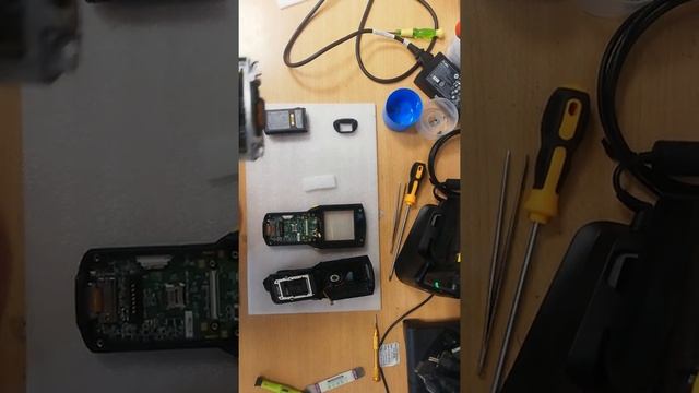 Motherboard / LCD Replacing for Symbol MC3200/MC3100/MC3000 смотреть онлайн