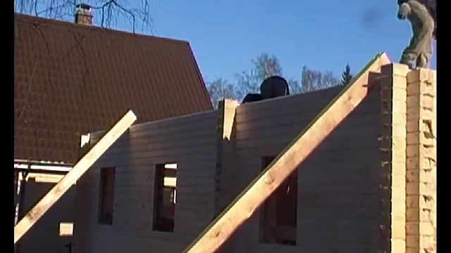 Дом из клееного бруса. Часть 6.Подъем венцов комплекта наверх смотреть онлайн