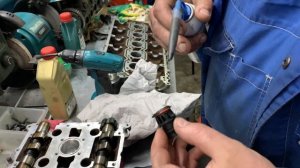 Устраняем течь вакуумного насоса на Вольво хс60 D5.