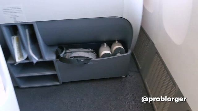 Qatar Airways Business Class Boeing 777-300ER DOH-HKG