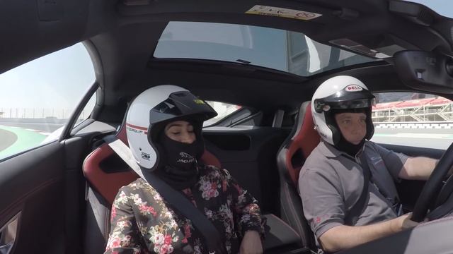 Jaguar Track Experience Dubai смотреть онлайн
