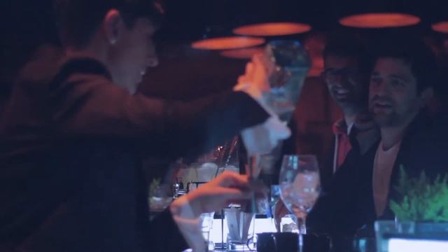 Bombay Sapphire junto a Inés de los Santos & Ezequiel Rodríguez смотреть онлайн
