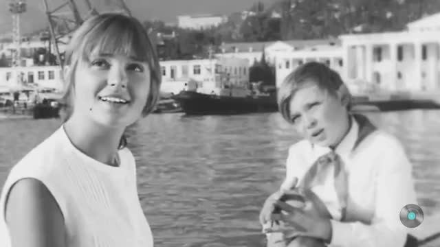 Синее море. Последняя строчка песни вызывала у девушек слезы ) Хиты девяностых