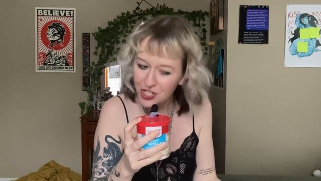 Explaining Courtney Love Lore смотреть онлайн