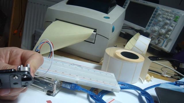 Usługa sprawdzenia adresu sensora DS18B20 смотреть онлайн
