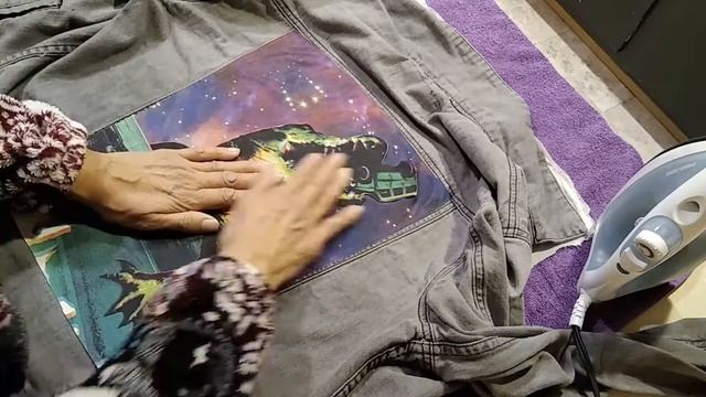 Upcycled clothing DIY with Dinosaur Eating Cars tshirt DIY patch tutorial on a thriftflip denim coa смотреть онлайн