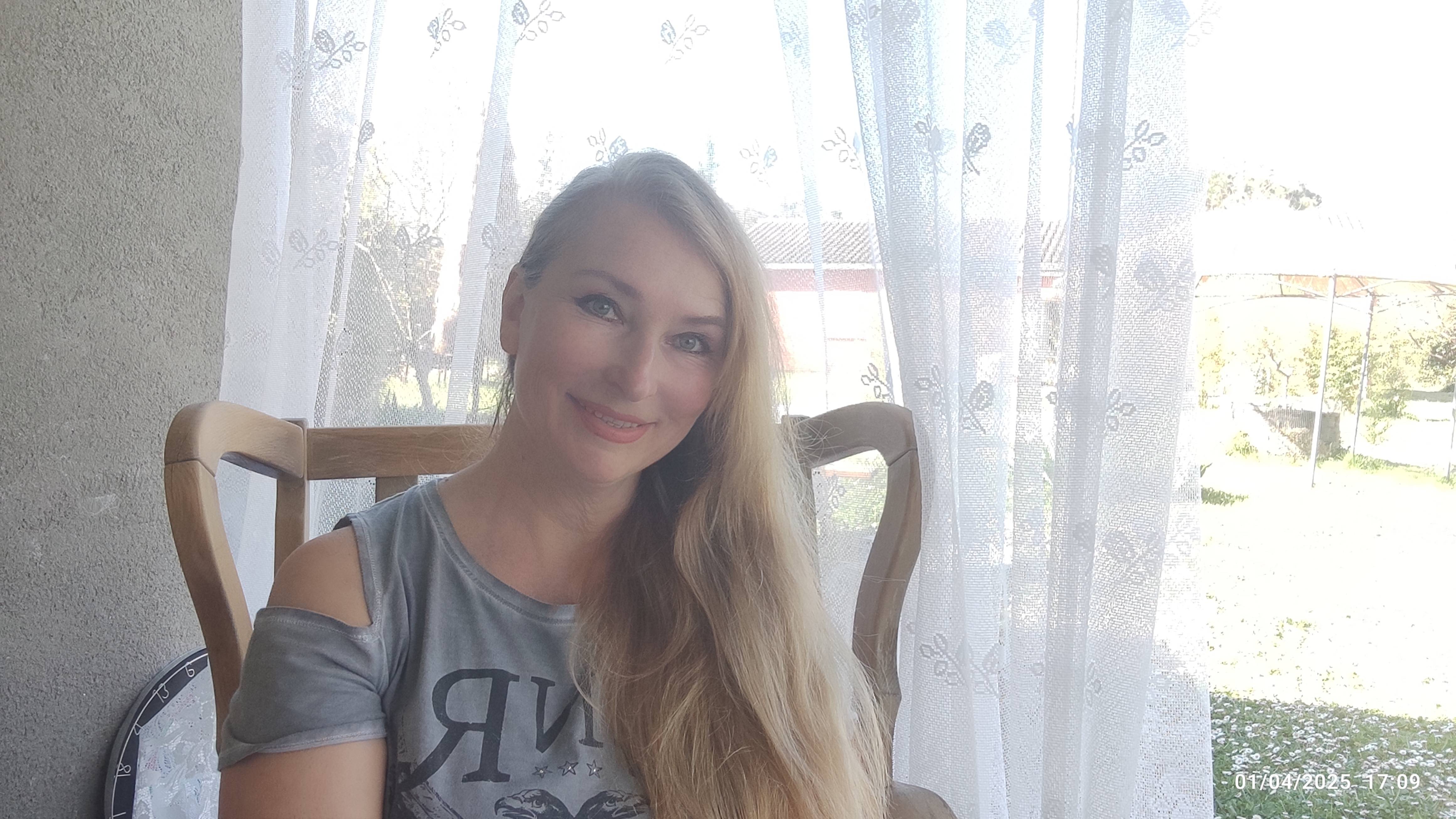 Купила робота, теперь свободна! Франция смотреть онлайн